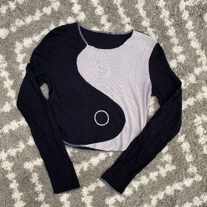 Yin and Yang Ribbed T-shirt size Medium Black and Tan tee top